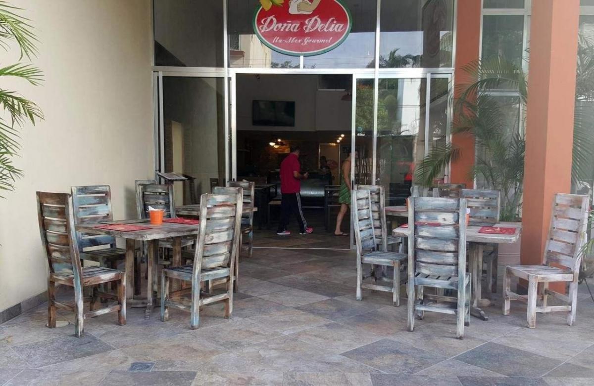 Ресторан в отеле Sunrise 42 Suites