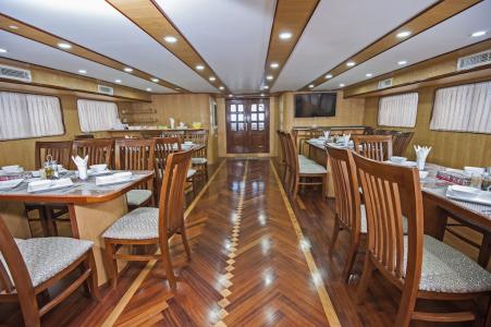 Ресторан на яхте Princess Diana
