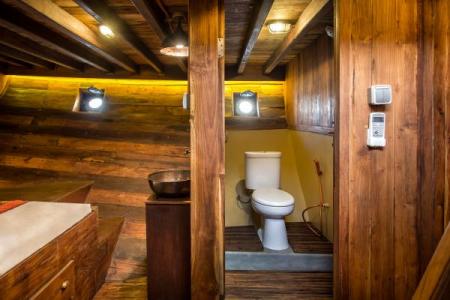 Ванная комната в каюте Каюта Junior Suite - Flores на яхте Situju7