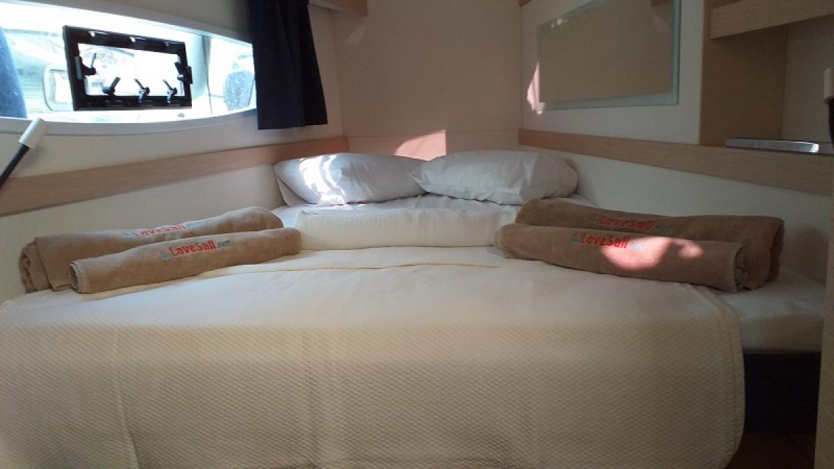 El Camino (Fountaine Pajot Lucia 40)