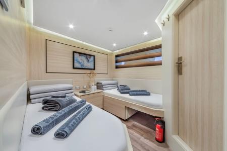 Sea Serpent Contessa