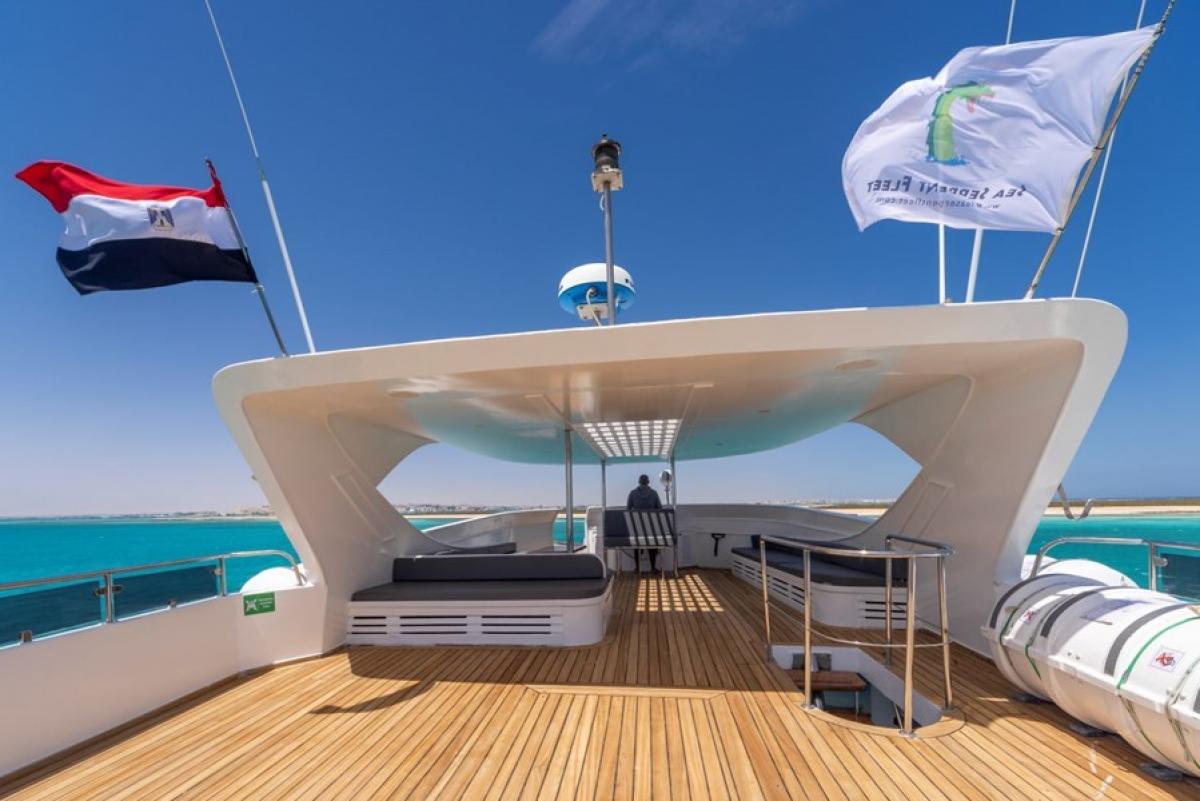 Sea Serpent Contessa