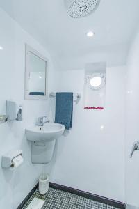 Sea Serpent Contessa