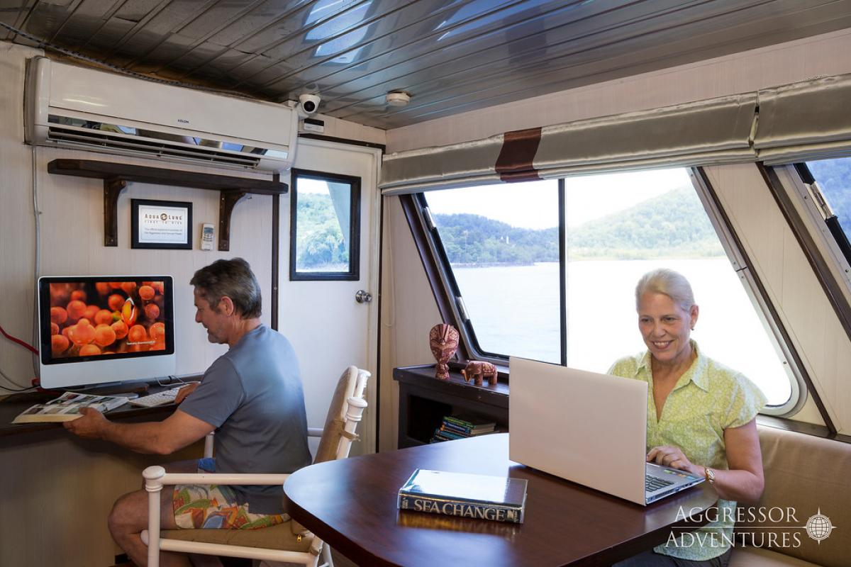 Салон на яхте Thailand Aggressor