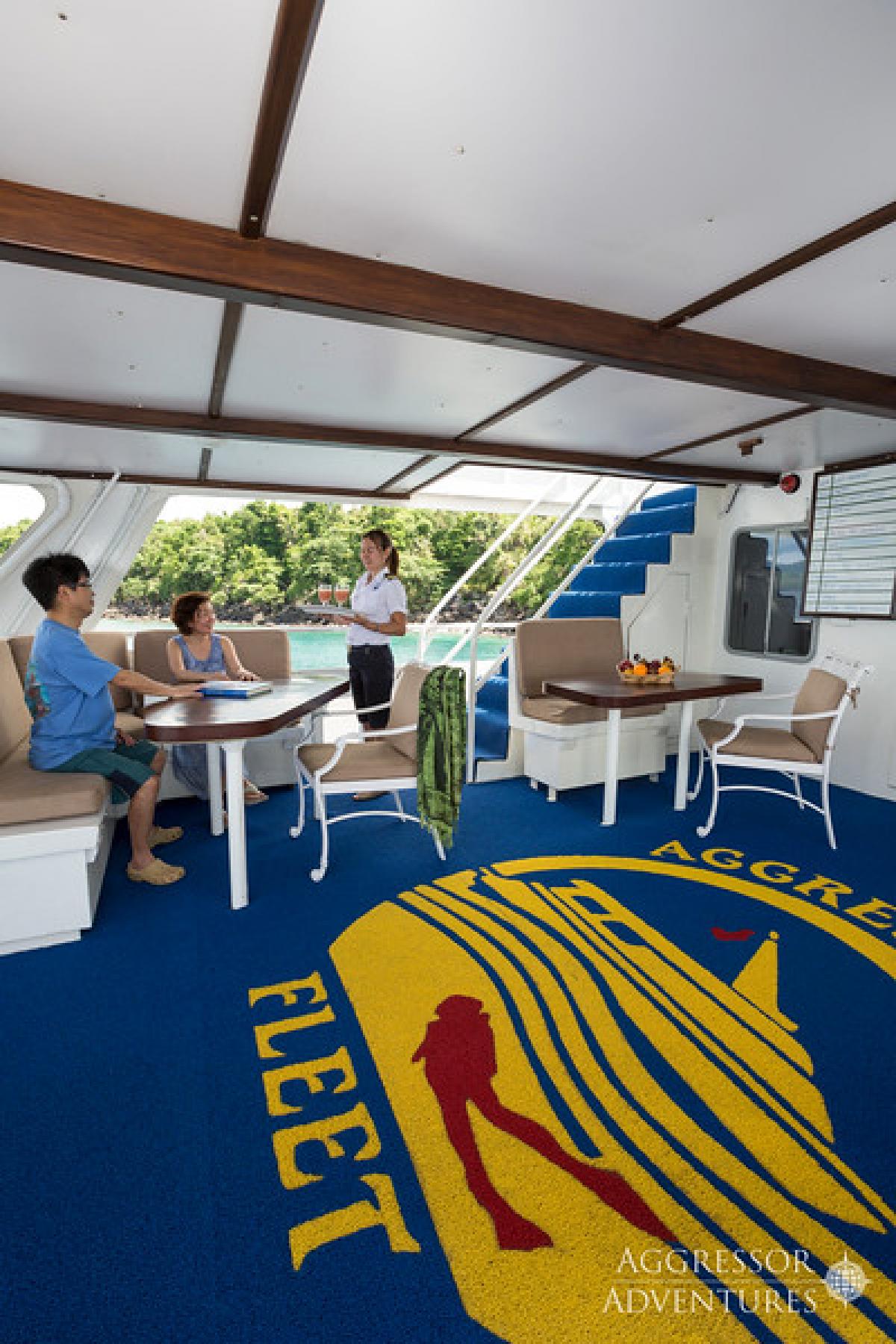 Салон на яхте Thailand Aggressor