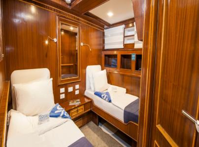 Каюта Classic с двумя раздельными кроватями на яхте Blue Melody